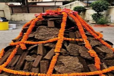 Holika Dahan: Ayurveda Experts Explain How Festive Rituals Benefit Your Health