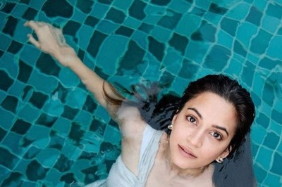 'Jal Pari' Kriti Kharbanda Oozes Oomph in Monochrome Bikini