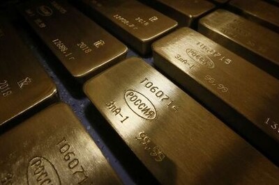 Gold races to new record after blowing past $2,000/oz
