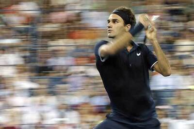 Federer advances to 3rd round at Shanghai Masters