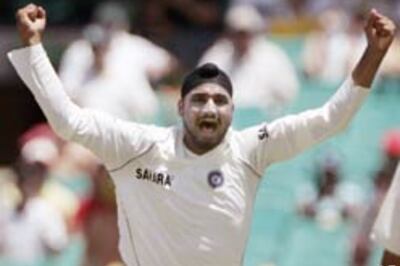 Aussies losing crown, losing temper: Bhajji