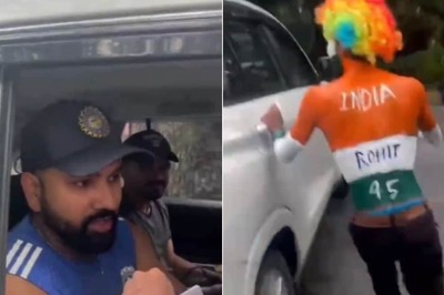Rohit Sharma Stops His Car, Gives Autograph to a Fan Chasing Him Outside Chinnaswamy: WATCH