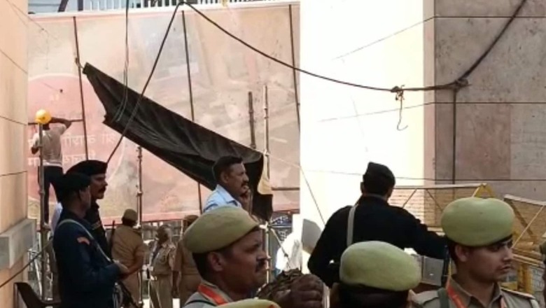 Police Force in Varanasi's Gyanvapi Complex Before Videography, Mosque Being Covered for 'Security'