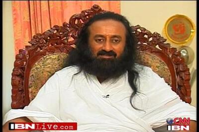Foolish to say that women should be home-bound: Sri Sri