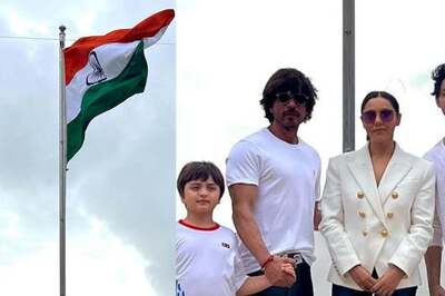 Shah Rukh Khan, Gauri, Aryan, AbRam Hoist National Flag At Mannat; Send Independence Day Wishes
