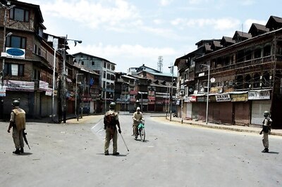 25,000 Abandon Homes in J&K as Shelling from Pakistan Escalates