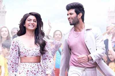 Vijay Deverakonda, Samantha Ruth Prabhu Dress As Groom and Bride In Kushi Title Track; Watch