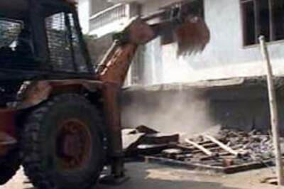 Parliament halts Delhi demolitions