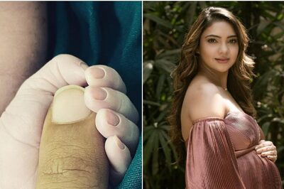 Kumkum Bhagya Fame Pooja Banerjee Drops First Picture With Her Daughter, Calls Her 'Gulabo'