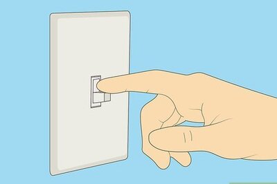 How to Change a Track Lighting Bulb