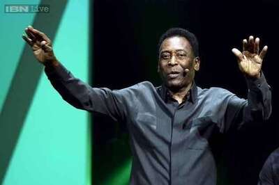 Football legend Pele leaves hospital after back surgery