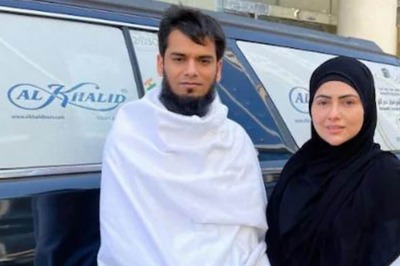 Bigg Boss Fame Sana Khan, Husband Anas Saiyad In Mecca For Their First Hajj