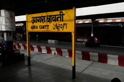 Bribe for Ticket? Ticketless Passenger's Cash Ploy Backfires, Laughter and Fine Ensue