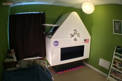 Man builds a bedroom spaceship for his four-year-old son