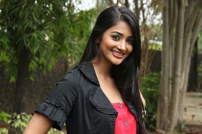 One should not get carried away by fame: Pooja Hegde
