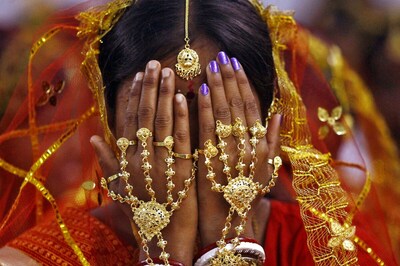 Kolkata Man Spends Rs 2.5 Lakh on Life-Size Statue of Wife After Losing Her to Covid-19