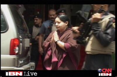 SC declines Sasikala's plea in DA case row
