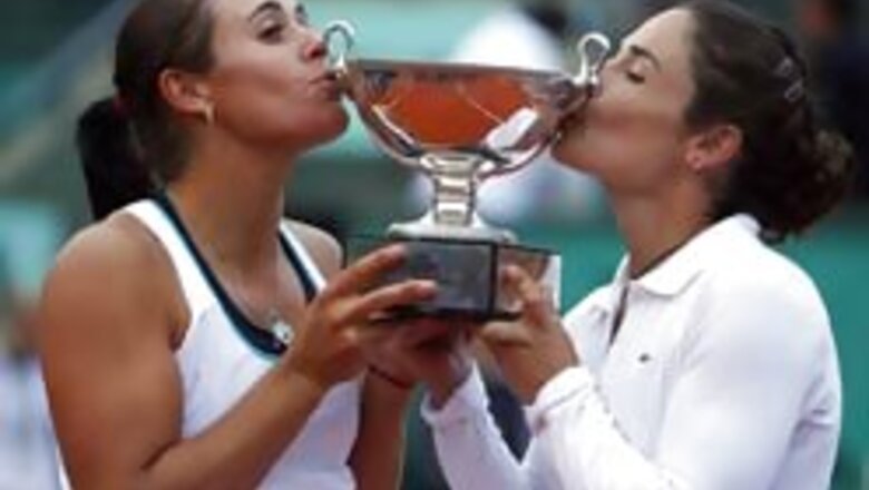 Spanish duo lift women's doubles title