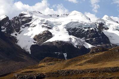 'Hot Water': Last Words of Malaysian Climber Who Was Rescued in Nepal, But Died at Singapore Hospital