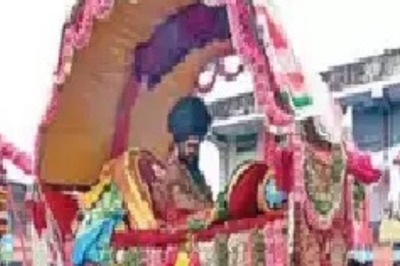 Ban on Dharmapuram Adheenam's 'Pattina Pravesam' Kicks Up Row in Tamil Nadu