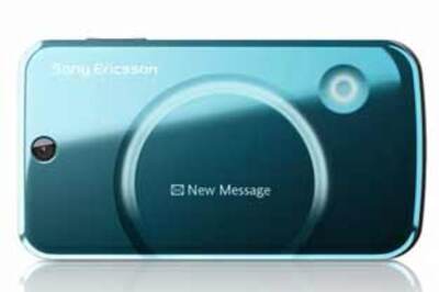 Sony Ericsson launches new Clamshell T707