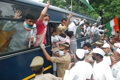 UPCC Chief, Senior Congress Leaders Detained in Lucknow on Their Way to Handover Memorandum to Guv
