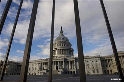 White House tells agencies government will shut down