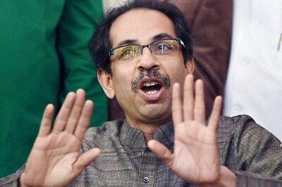 How Can 90 Lakh Maharashtra Farmers be Ineligible for PM Crop Insurance, Asks Sena Chief Uddhav Thackeray
