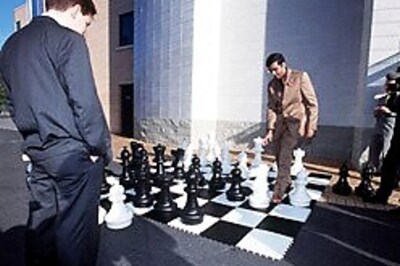 Anand finishes last in Bilbao, likely to lose top ranking