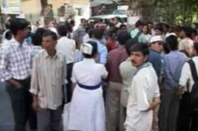 Bar girls join anti-quota protesters