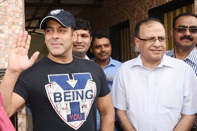 Salman Khan Works Towards Open Defecation-Free Mumbai