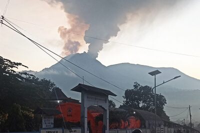 Indonesia Raises Volcano Alert Status to Highest Level as Lewotobi Laki-Laki Erupts