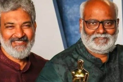 SS Rajamouli Shows Thumbs Up As He and MM Keeravani Return Home With The Naatu Naatu Oscar