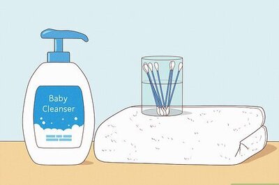 How to Clean a Baby's Belly Button