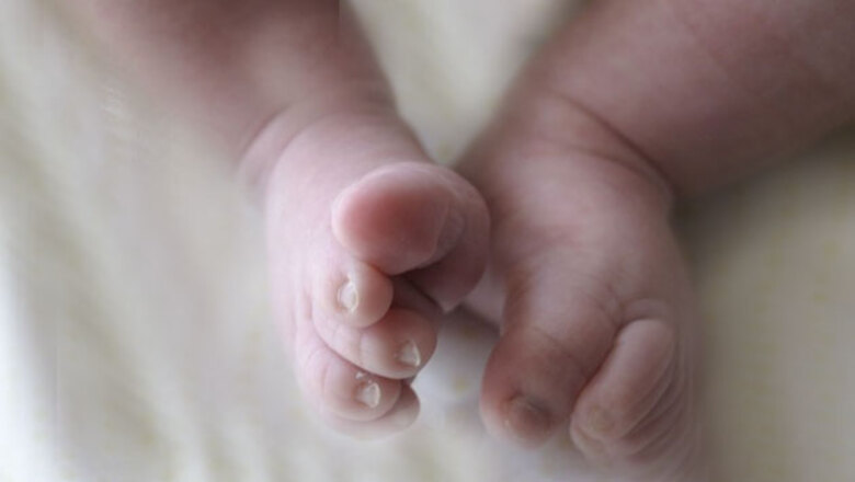 TN: Unable to pay bribe, woman delivers baby at bus-stand