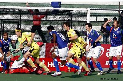 Oltmans feels HIL will help India, Charlesworth not sure