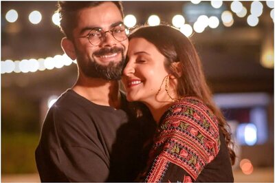 Anushka Sharma, Virat Kohli Appeal to Paparazzi to Not Click Their Daughter's Picture