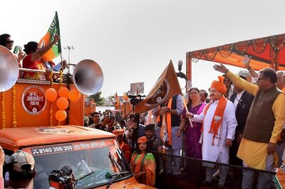Vasundhara on One-day Religious Tour Ahead of BJP's 'Parivartan Yatra' in Rajasthan
