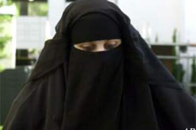 Britain says no to veils in classrooms