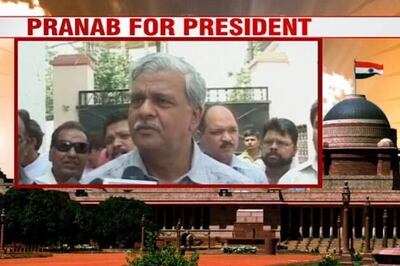 Cong hopes Mamata will back Pranab's nomination