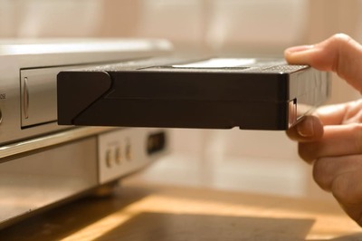 Last Remaining Japanese Manufactuer to End VCR Production