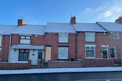 UK Property Listed For Sale Online Found To Be A Former Cannabis Farm