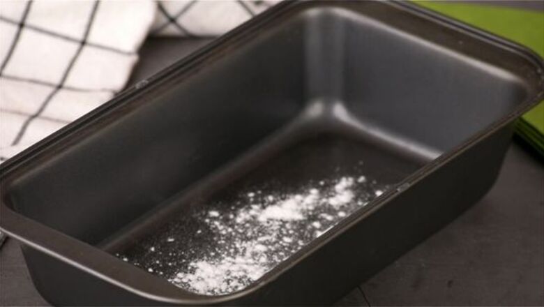 How to Keep Fruit Cake from Sinking During Baking