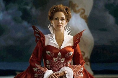 Julia Roberts turns evil in new fairytale