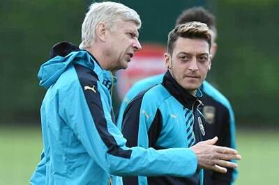 Mesut Ozil holds key to Arsenal's title win, says Arsene Wenger