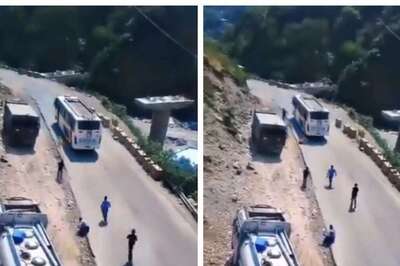 10 Injured As Amarnath Yatra Pilgrims Jump Off Moving Bus Due To Brake Failure | Watch