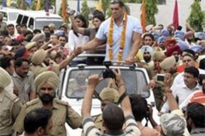 Take on 'Undertaker', not me: Khali tells Olympian