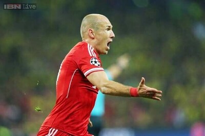 Arjen Robben extends contract with Bayern Munich