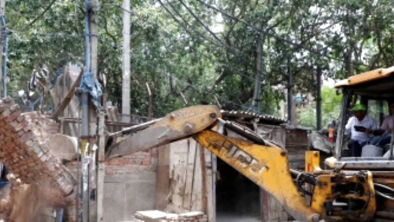 Delhi: DDA's Anti-encroachment Drive Continues in Mehrauli for 2nd Day Amid Protests