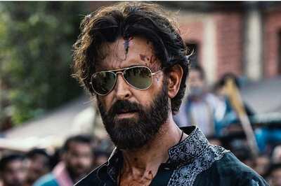 Hrithik Roshan's Vikram Vedha First Look Compared to Vijay Sethupathi's Original, Reminds Fans of Agneepath